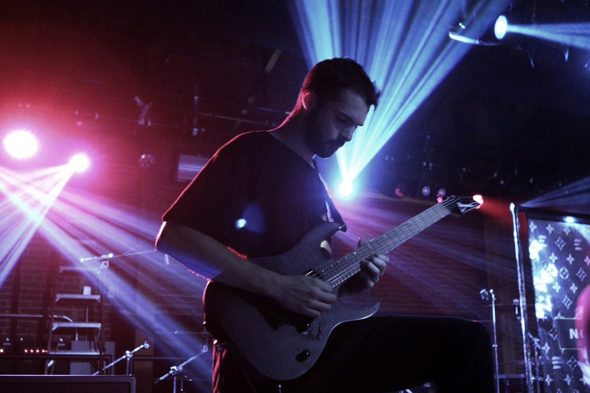 Note to Self tweet media