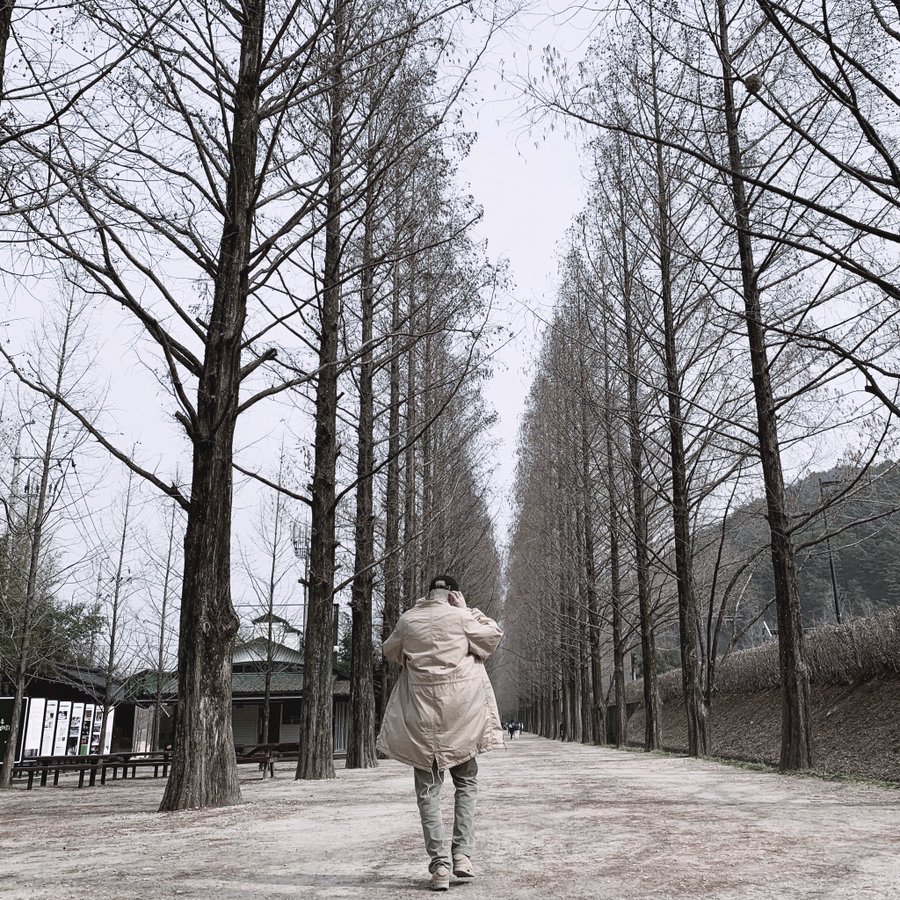 namjooooonieeee's tweet photo. #WeLiveSoWeLoveRM
#RMGalaxyDay
#JOONIEVERSE
#jooning
@BTS_twt
Y'all the way I actually deeply love joon, words could never describe
I really hope he is having the best day ever and his goes namjooning on his birthday 😭🌱 https://t.co/jIdJL3jni1