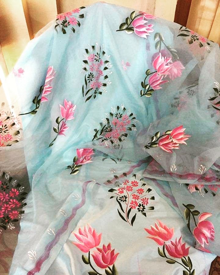 trbboutique's tweet photo. #handpainted #suits #punjabisuit #SUMMERDIARY https://t.co/XITo0EkXRH