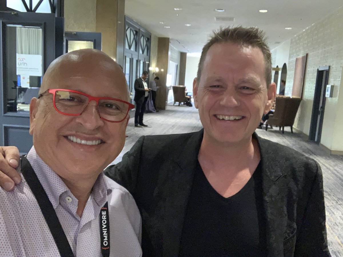 lefranc's tweet photo. One of my favorite authors is Martin Lindstrom. I spent time with him last night and listening intently to his talk today. He was amazing. #restcon https://t.co/GSGIG03o8a