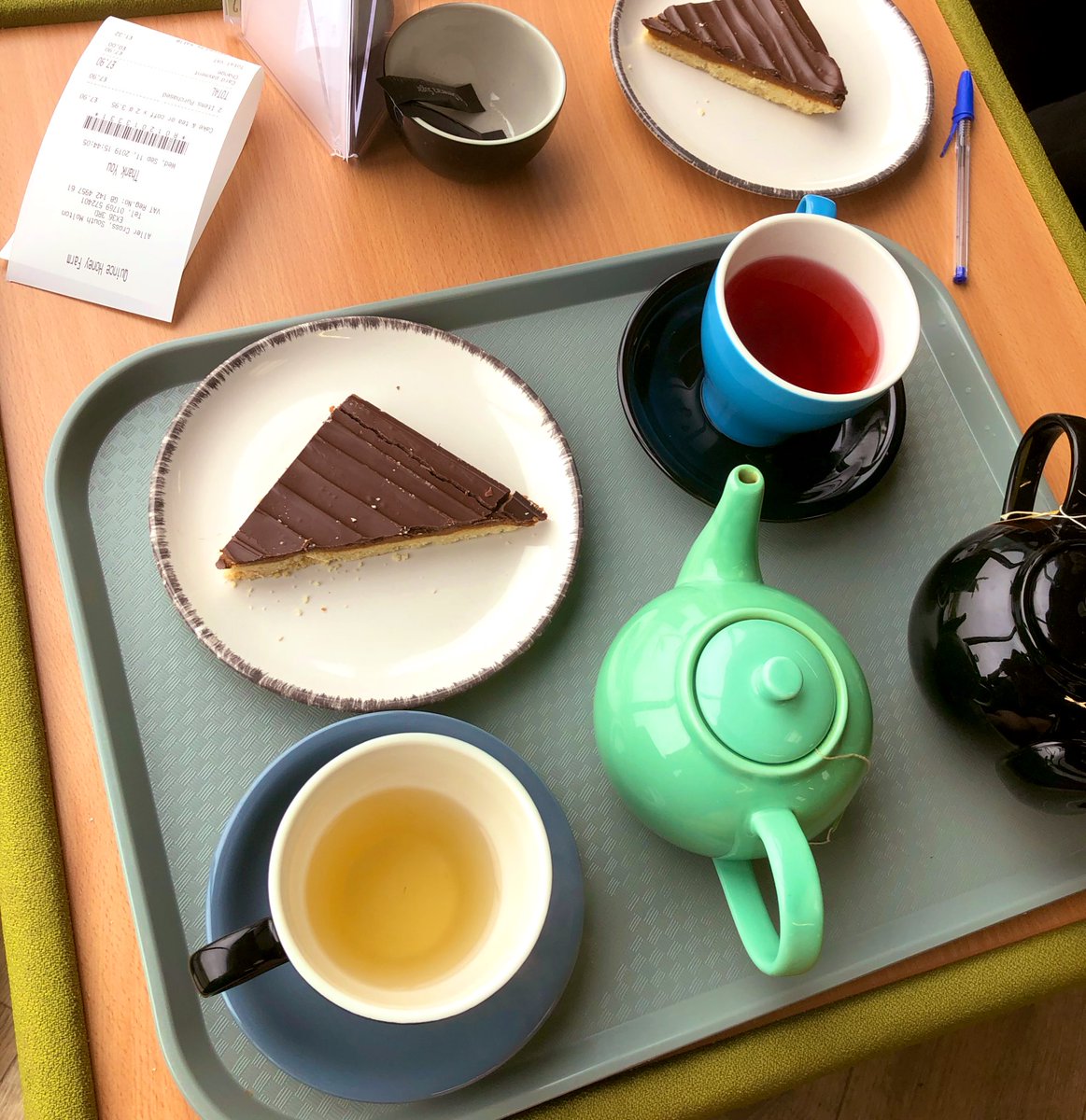 After two failed attempts at coffee stops in Devon (because they were closed 🤷‍♀️), ended up finding this little gem @quincehoneyfarm. Tea & cake and lots of chat @Dribuildgroup #Opportunities #BusinessDevelopment #Marketing