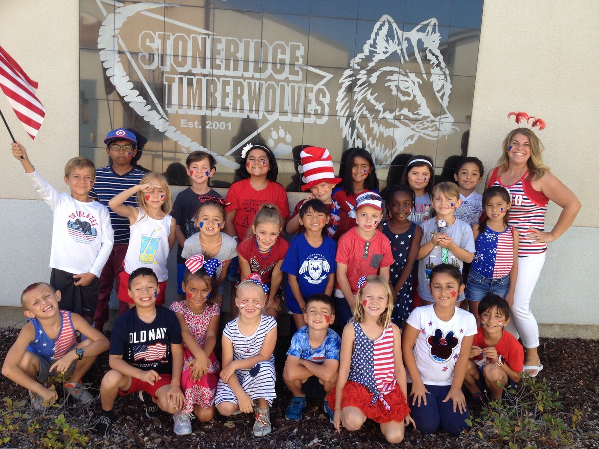 allysimmons13's tweet photo. My Stoneridge 2nd graders remembering September 11th and celebrating Patriot Day! A day we Americans should never forget! #rcsdchampions https://t.co/saDj5yLIBW