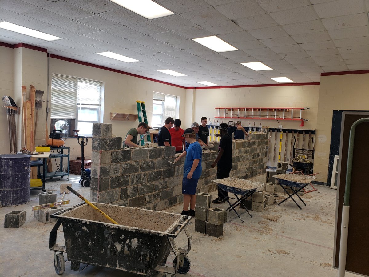 david_paynr's tweet photo. Our boys realy worked hard today! First time laying block and working as a team great job by my students we have the best students. #horsepowER https://t.co/gV4pb9EeeO