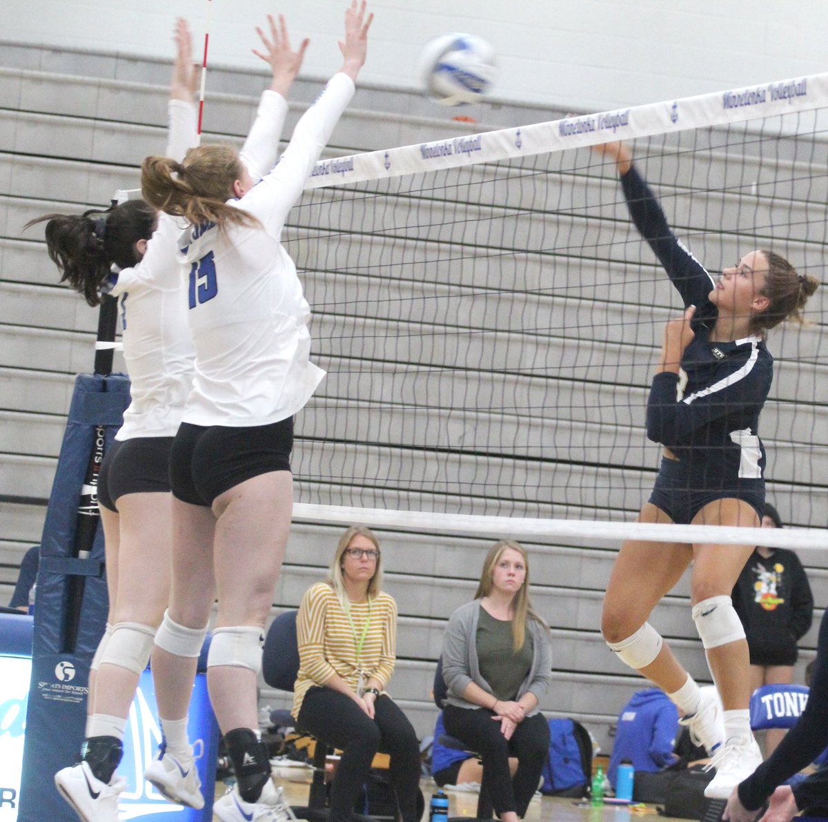 EricKraushar's tweet photo. VOLLEYBALL ROUNDUP
@minnetonkagvb looks to regain form that allowed them to win 24 matches, claim the Lake and reach the section championship in 2018; Recaps of @ChanVball, @HFVolleyball and @swchssports matches
https://t.co/wzRYAkFbOh https://t.co/asrt16g94Z