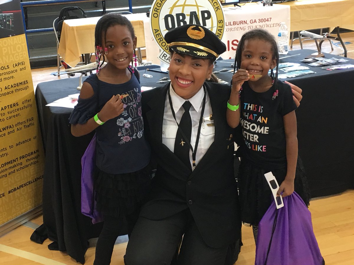 Michell91163612's tweet photo. Major kudos to Kimyuta Owens and the Administrative staff at Brown Middle School for all the support and partnership to host our eSTEAM Youth Fair this past Saturday! @APSBrown #Innovate #eSTEAM2019 #BelieveAtlanta #lifeatATT #TheNETwork_ATL https://t.co/axY8TREoeM