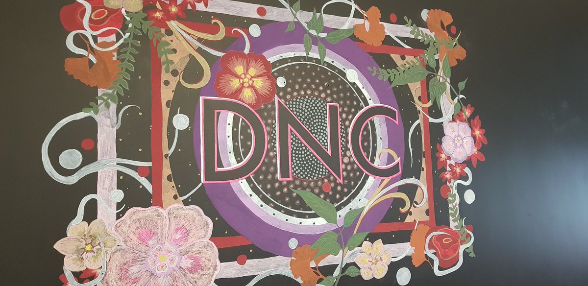 SerenaTansil's tweet photo. Super cool hand-painted art work by our design colleague to brighten up the team room π @epages @epagesdevs #officebeautification https://t.co/U64eni6h8Z
