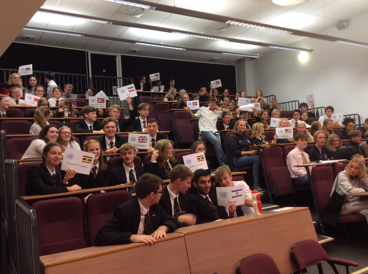 ib_pgs's tweet photo. Emergency debate gets under way. https://t.co/BtOaswNgG0