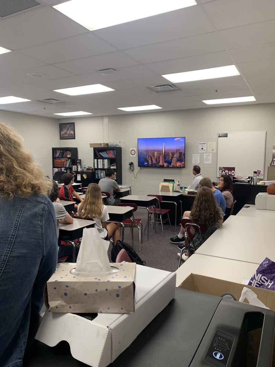 MillerNAHS's tweet photo. Taking time in House today to reflect on this day in history and remember the lives lost as well as write notes of gratitude to our local first responders  🇺🇸 https://t.co/F8uW6kdksY