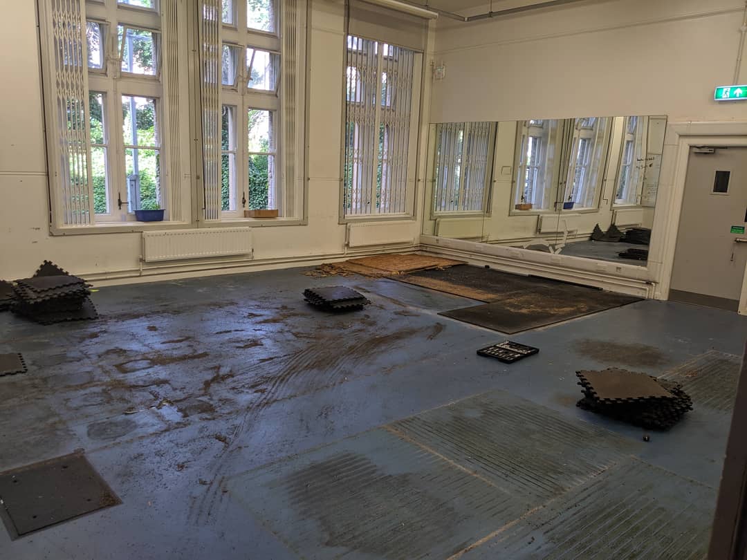 dwhembro's tweet photo. A new tidy gym in our S&C lab at @SHUSportPhysAct ready for our new MSc in S&C Coaching and the new @HallamBarbell #SHUStrength program. https://t.co/z046dAY928