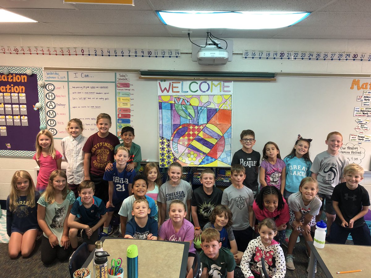 south_3rd's tweet photo. Students put their individual papers together to create a poster to brighten our halls... teamwork makes the dream work! #SMEmpowers #positivelysouth #collaborative https://t.co/hLrlS4YFhi