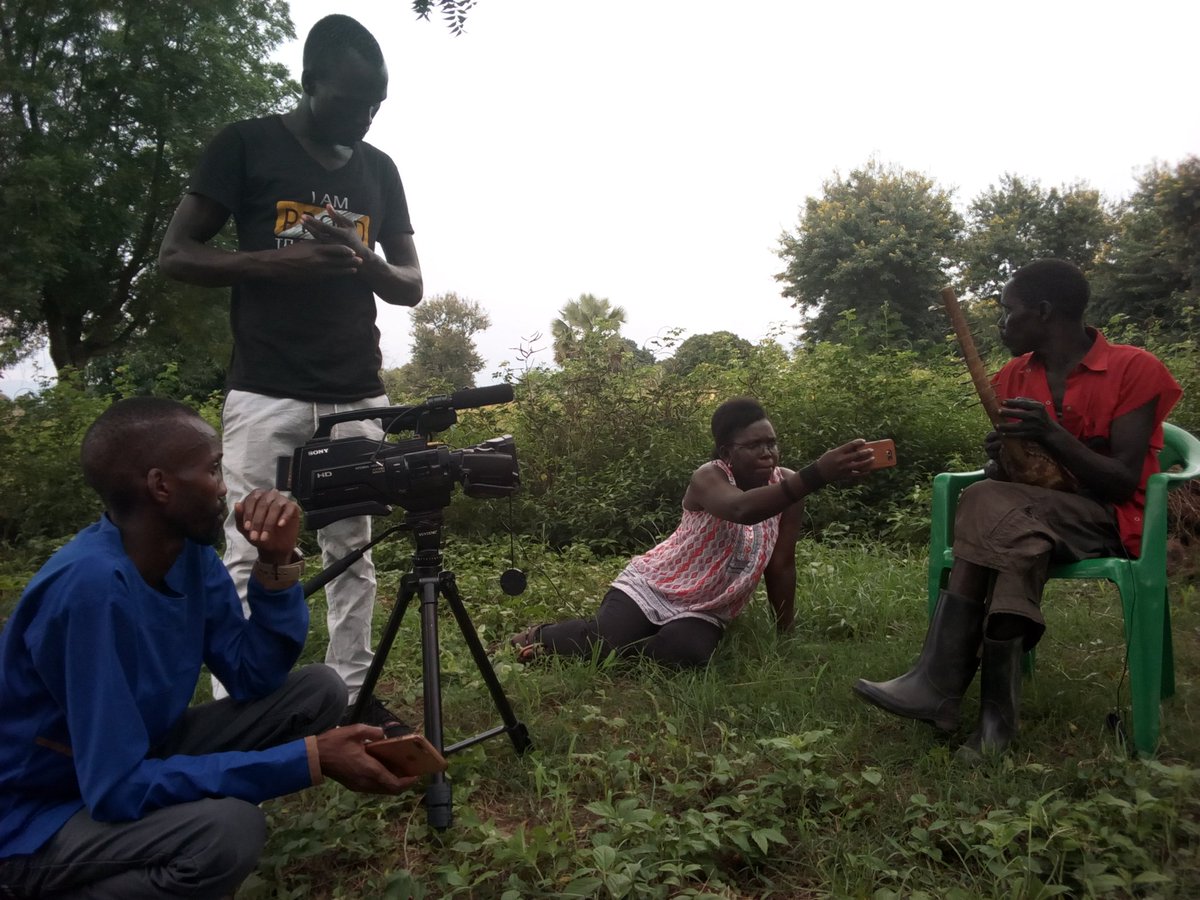ajok_diana's tweet photo. #RLPat20 team Adjumani on action in Arinyapii  @refugeelawproj @DrChrisDolan @Otim_Patrick @opshaq @BongomineEmman2 @SimonMapkwe @ongwechd https://t.co/KoCBc7OYZP