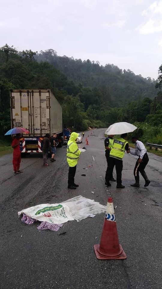 Assalamualaikum semua , yang accident (maut) petang tadi Cameron-Simpang pulai tu sepupu saya..mintak semua tolong report ig arwah (naaajerr._) , thankyou semua ☺️ semoga arwah ditempatkan dikalangan orang beriman dan dipermudahkan urusan di sana 😞🙏🏻
