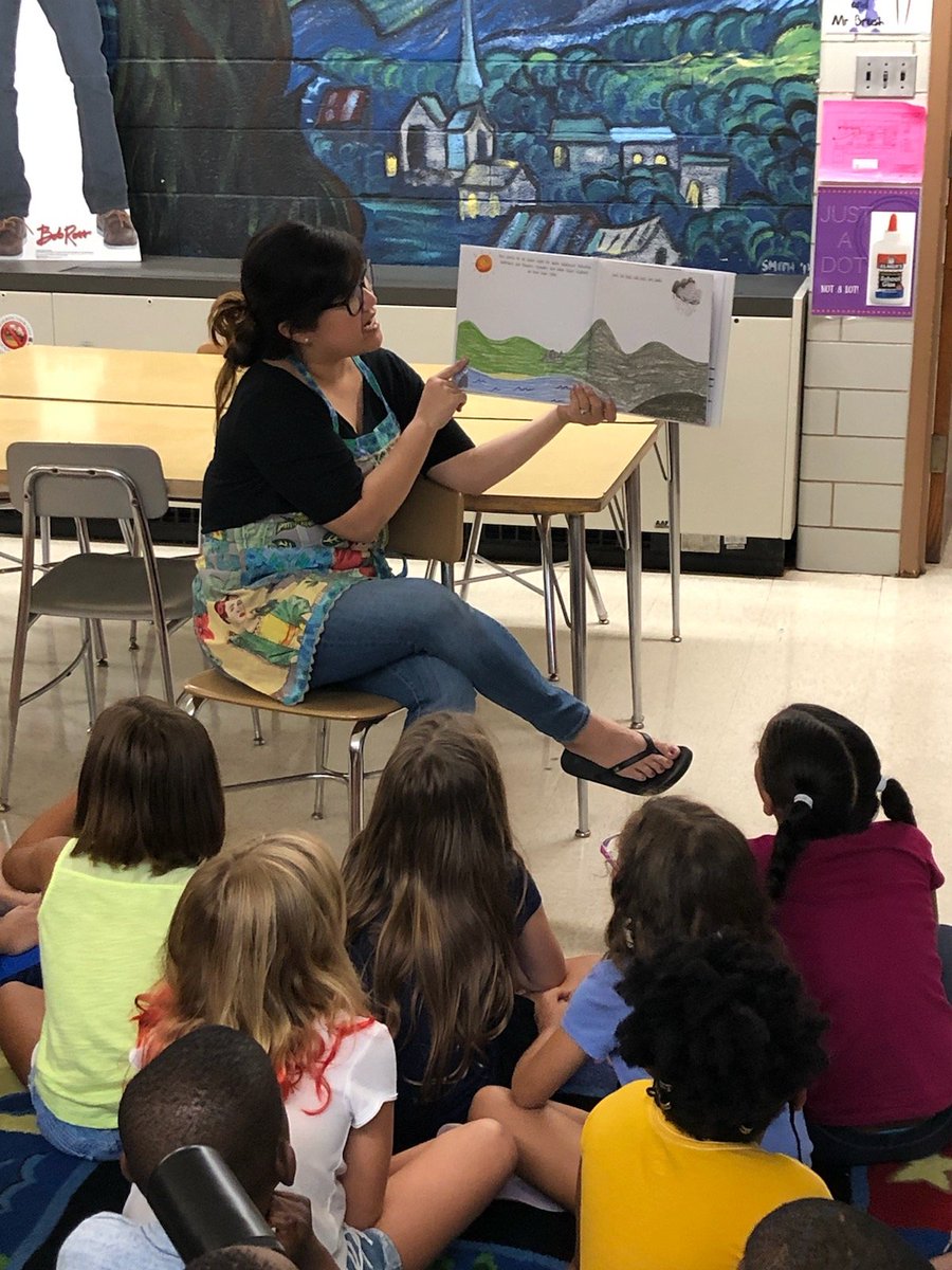 NinaMartin4216's tweet photo. Ms. Smith is promoting art literacy!  Students are engaged in a book and starting off art class the right way!  @SenecaElem @SenecaElemArt https://t.co/N3lUhfr5hv