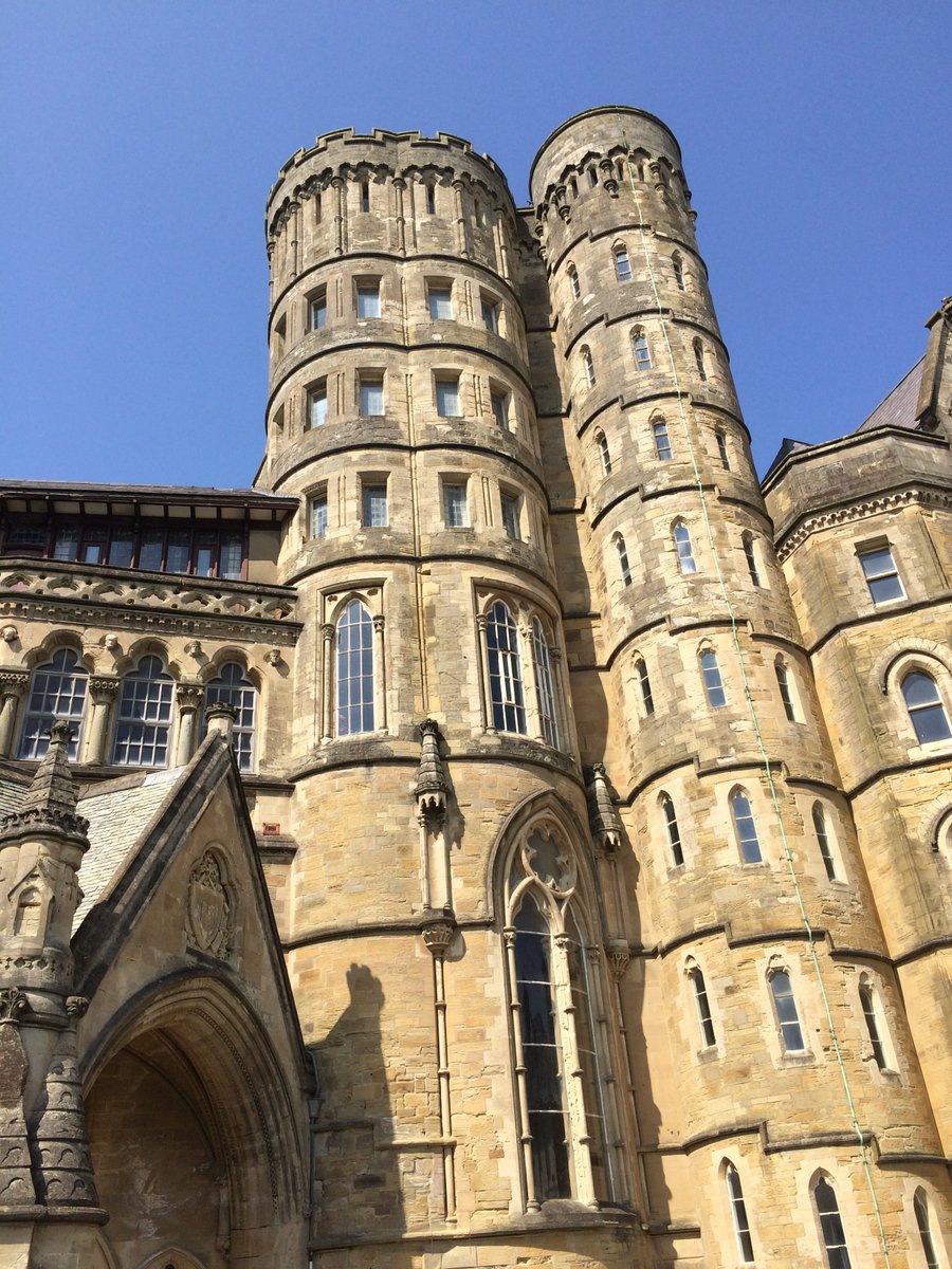 CardiffCurator's tweet photo. Fresh sea air may not always be good for you...particularly if you are a porous Carboniferous Sandstone! #OldCollege #Aberystwyth #WeatheringWednesday #WelshStoneForum https://t.co/VoWyuMXDTM