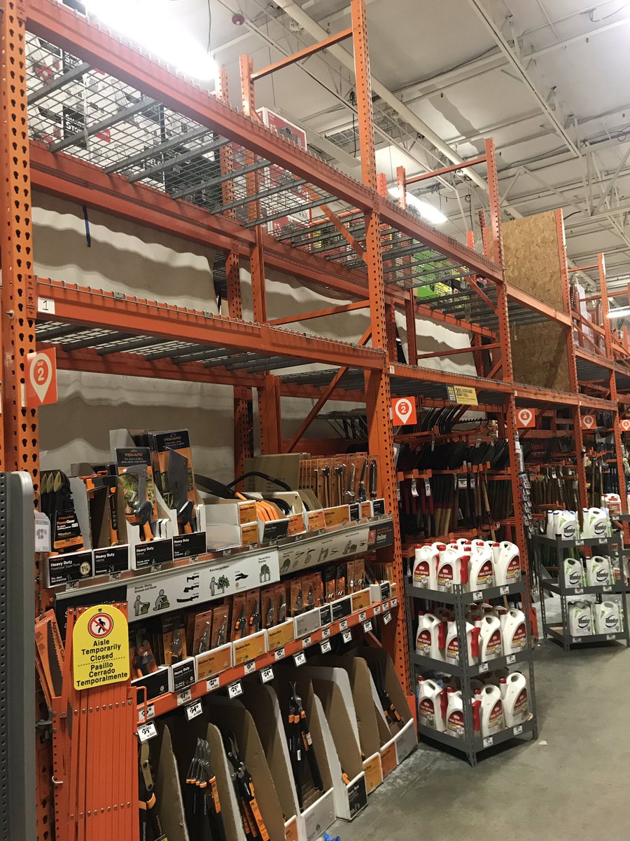 THD1NightOps's tweet photo. Store 6646 having another great night of overhead organization. #district25overheadirganization @Jaime_HD_D25 @RyanGriffinTHD @JabarrBean @asm_6646 @HDLMPerez https://t.co/tKhxa3vWoh