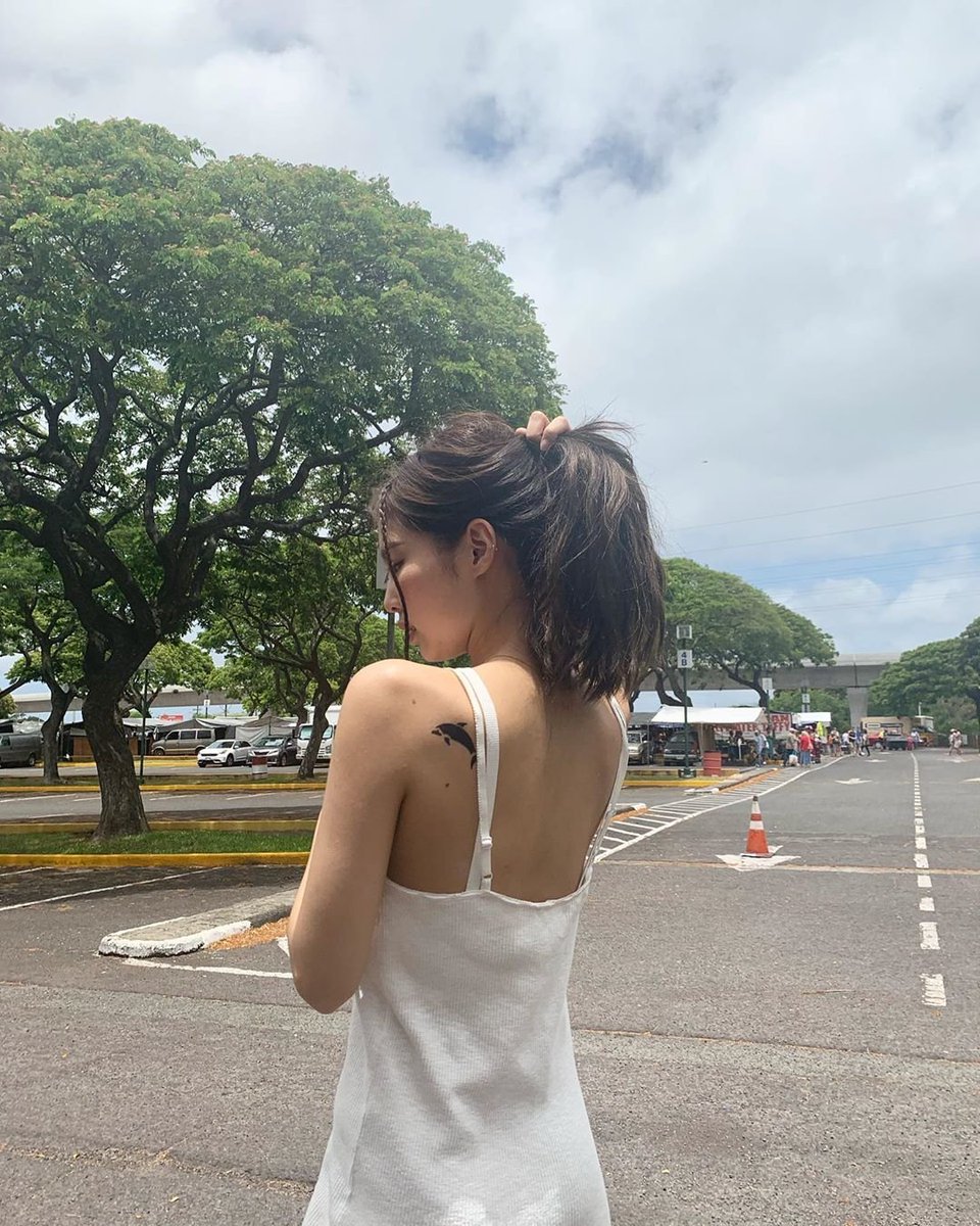 Jennie S World Since We Ve Been Seeing Jennie And Tattoos Lately Bringing These Back From Her Be Strong Tattoo As A Trainee To The Dolphin In Their Recent Trip To Hawaii