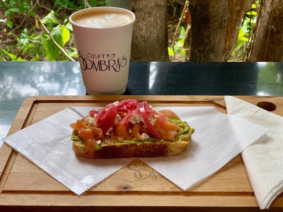 cuatrosombras's tweet photo. Made with love ❤️ and real avocados! 🥑 #avocadotoast 🥪 #latte ☕️ https://t.co/kVlIidEwnh