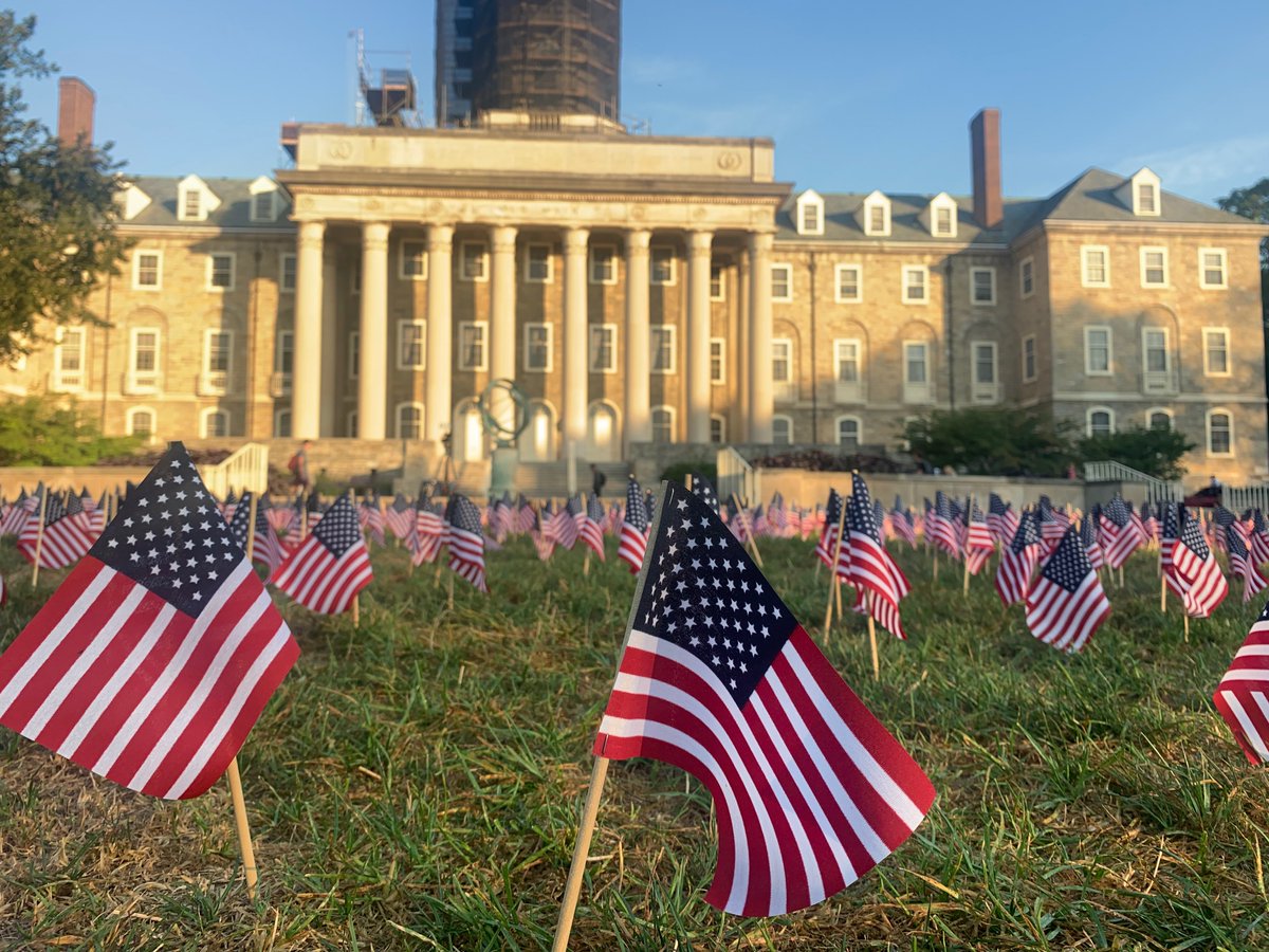 Today, on #September11th, take a minute to pause and remember all of those who lost their lives and recognize the brave first responders. #NeverForget