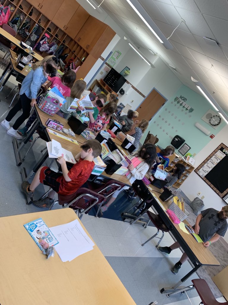 mrs_tapley's tweet photo. Each week my students have a Book Tasting. They browse various authors and genres by themselves or with partners. They select books for their book basket for the week. This ensures that their read to self time is entirely spent READING. https://t.co/sCGUlipwMp