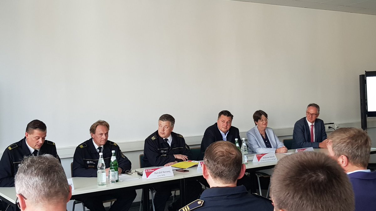 Heute Vorstellung unseres neuen Studiengangs ...ein weiterer Zugangsweg zur Berliner Feuerwehr