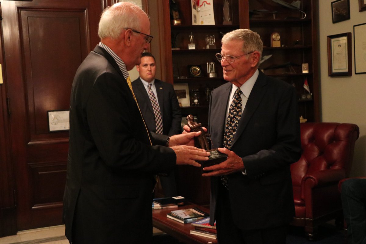 AFRFarmOrg's tweet photo. Yesterday we met with Senator @JimInhofe and presented him the NAMIC Ben Franklin Public Policy Award for his continued support of the mutual insurance companies. 
Thank you, Senator Inhofe, for listening to the concerns of our Oklahoma delegation team. 
#nfuflyin19 https://t.co/NOB2ufavG8