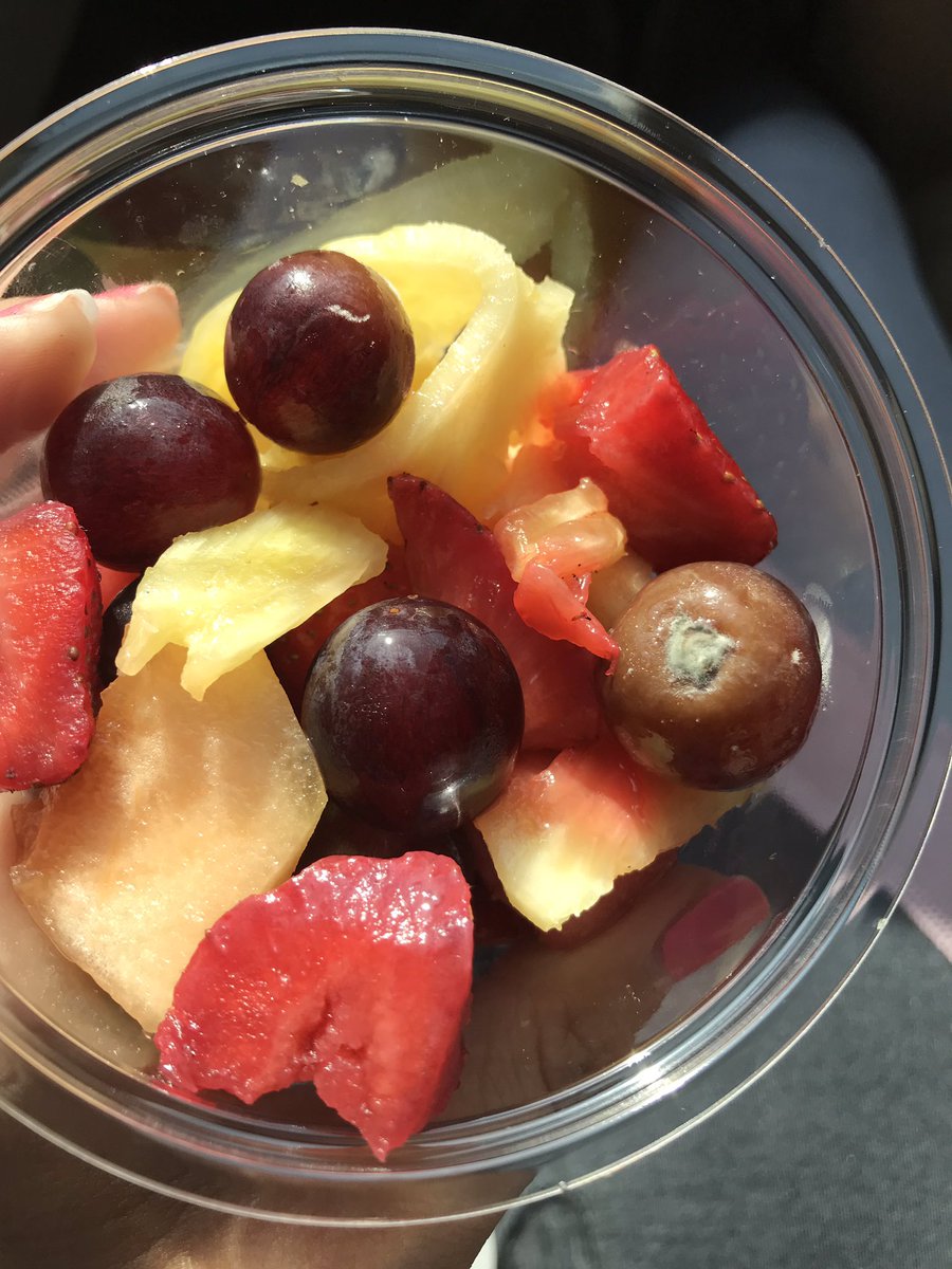 liezatweets's tweet photo. Hey @panerabread opened up my fruit cup to see mold right on top...this is unacceptable. https://t.co/AFmezAaGVj