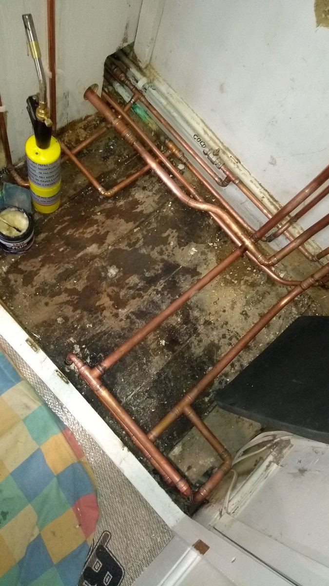 charlydplumber's tweet photo. My best and proudest job - soldering for one of the first times on one of my first boiler installs - improving my confidence 👊  @WolseleyUK @IdealBoilers #awesomeapprentice https://t.co/Mi6nZY148n
