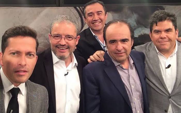 ACZRAMSES's tweet photo. Rulo defendió siempre al oprimido como siempre 😂 #Podereso #ÉchaleHuevosCha https://t.co/nfakVK6CEG