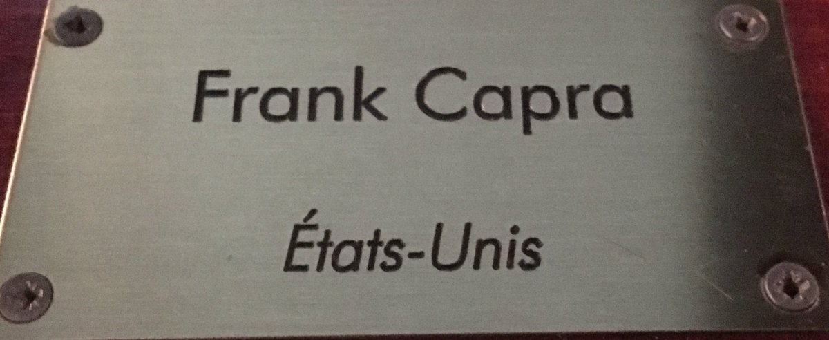  #LesCinéastesDuHangarRangée 7149 - FRANK CAPRA18 mai 1897 - 3 septembre 1991(U.S.A)- New-York - Miami (34)- L’Extravagant Mr Deeds (36)- Monsieur Smith au Sénat (39)- L’Homme de la Rue (41)- Arsenic et Vieilles Dentelles (44)- La Vie est Belle (46)- L’Enjeu (48)