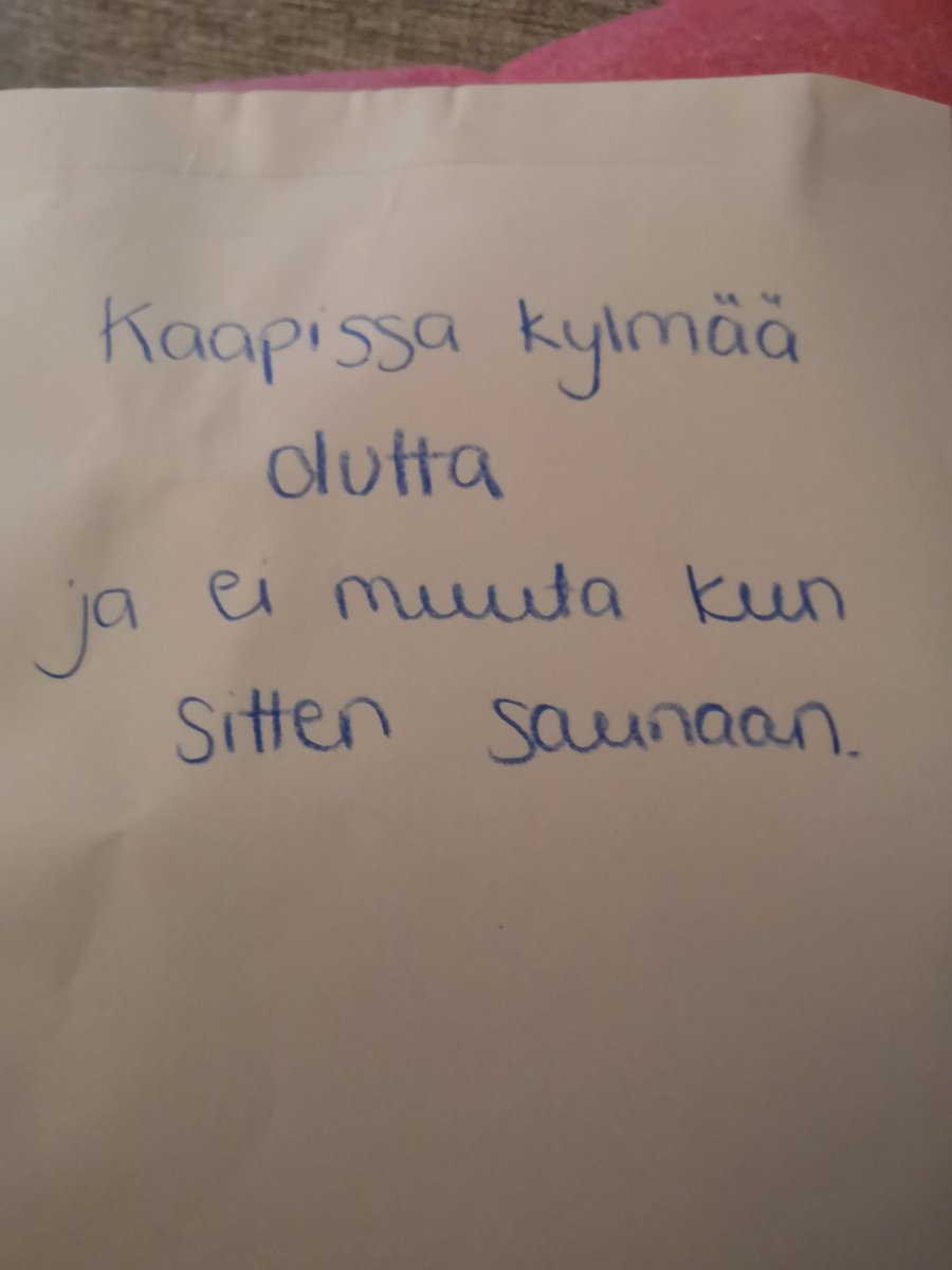 TeamMenaceCEO's tweet photo. Tämmössiin lappuihin ukko-ovessa vois vaikka tottua https://t.co/RhVQihXJN0