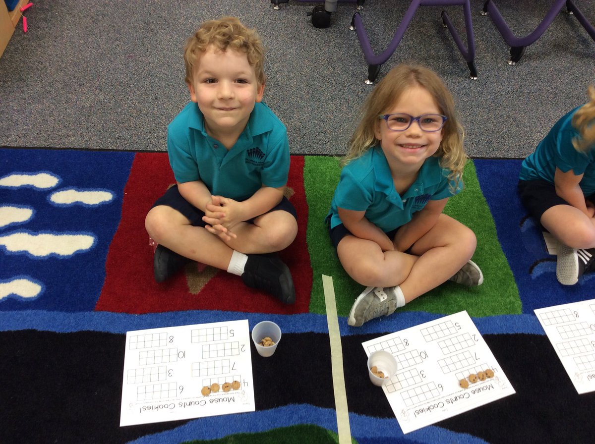GoldatDavis's tweet photo. Mouse counts cookies! #DavisMe #MunchieMath https://t.co/9NxPfgfpMa