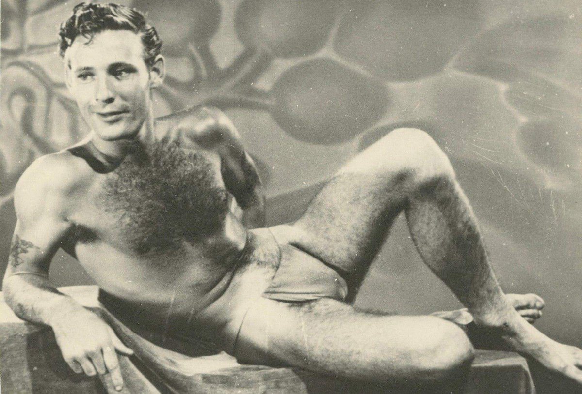 creatureblackl1's tweet photo. Freddie Shields aka Bob Bird [Photos by Fred Kovert aka Kovert of Hollywood and Ralph Kelly] Los Angeles, 1951 #freddieshields #bobbird #fredkovert #kovertofhollywood #ralphkelly #vintagemen #gay #vintagegay #gay #uncut https://t.co/e6PfwWLwMr
