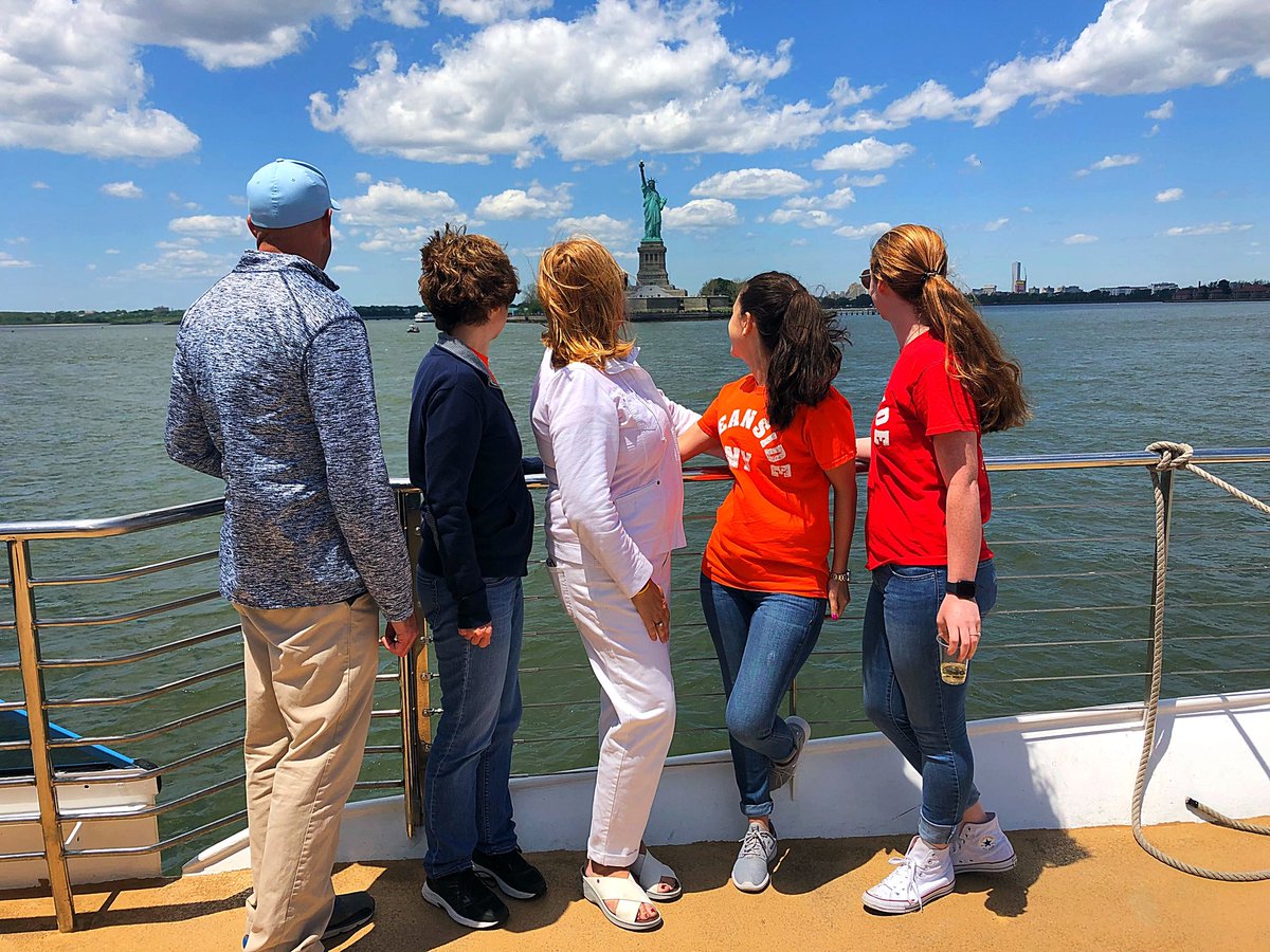 Mrs_Danilenko's tweet photo. The last 17 years I have been in New York, it’s the oddest feeling not being home today 🗽💙 #NeverForget https://t.co/1cTKkE1OFR