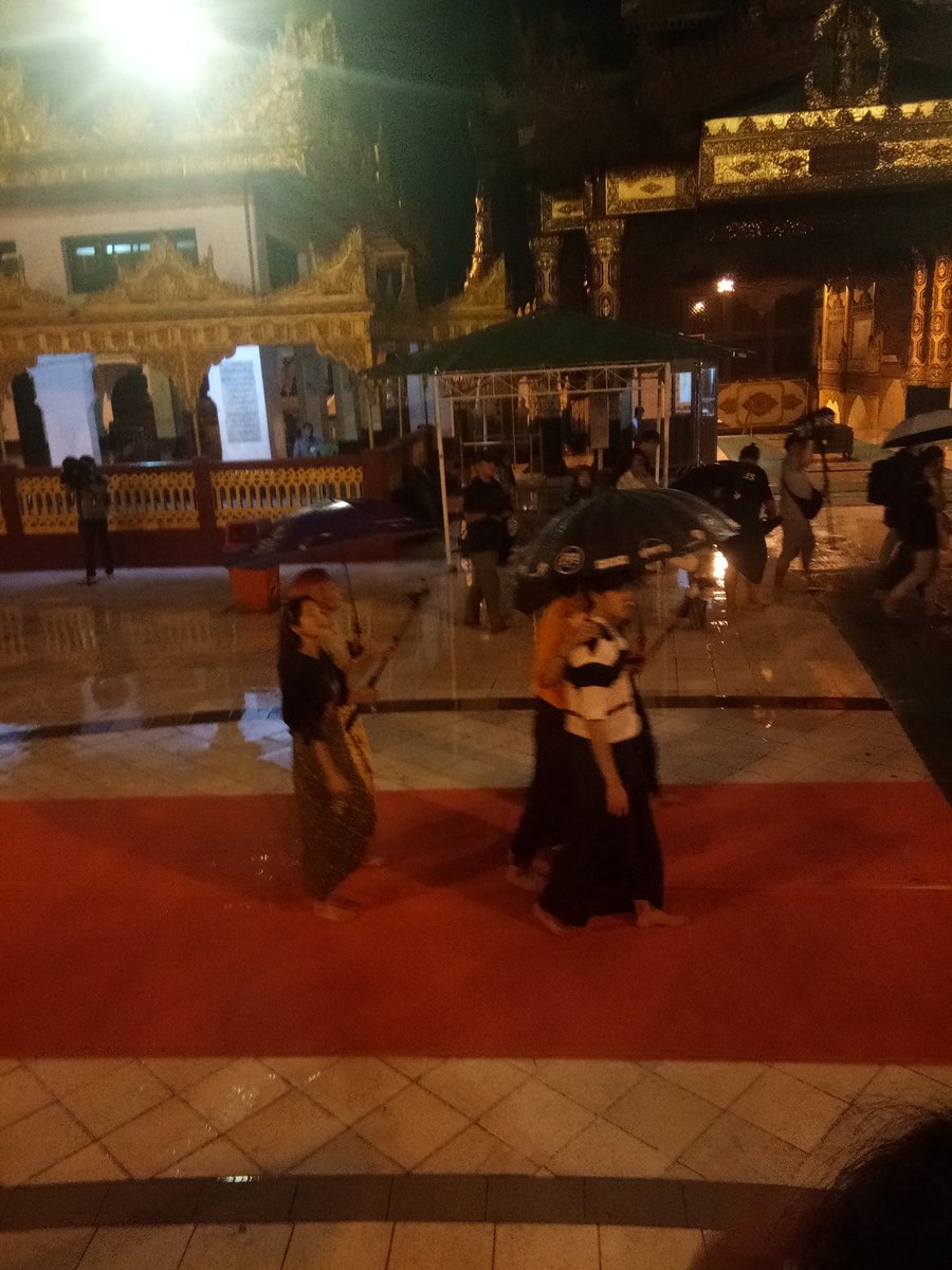 [<a href="/daranoan/">Golden Daraling</a>]

#DARA at the Shwedagon Pagoda with the cast of 'My Music Teacher, Mingalarbar'!

#SandaraPark #다라 #산다라박