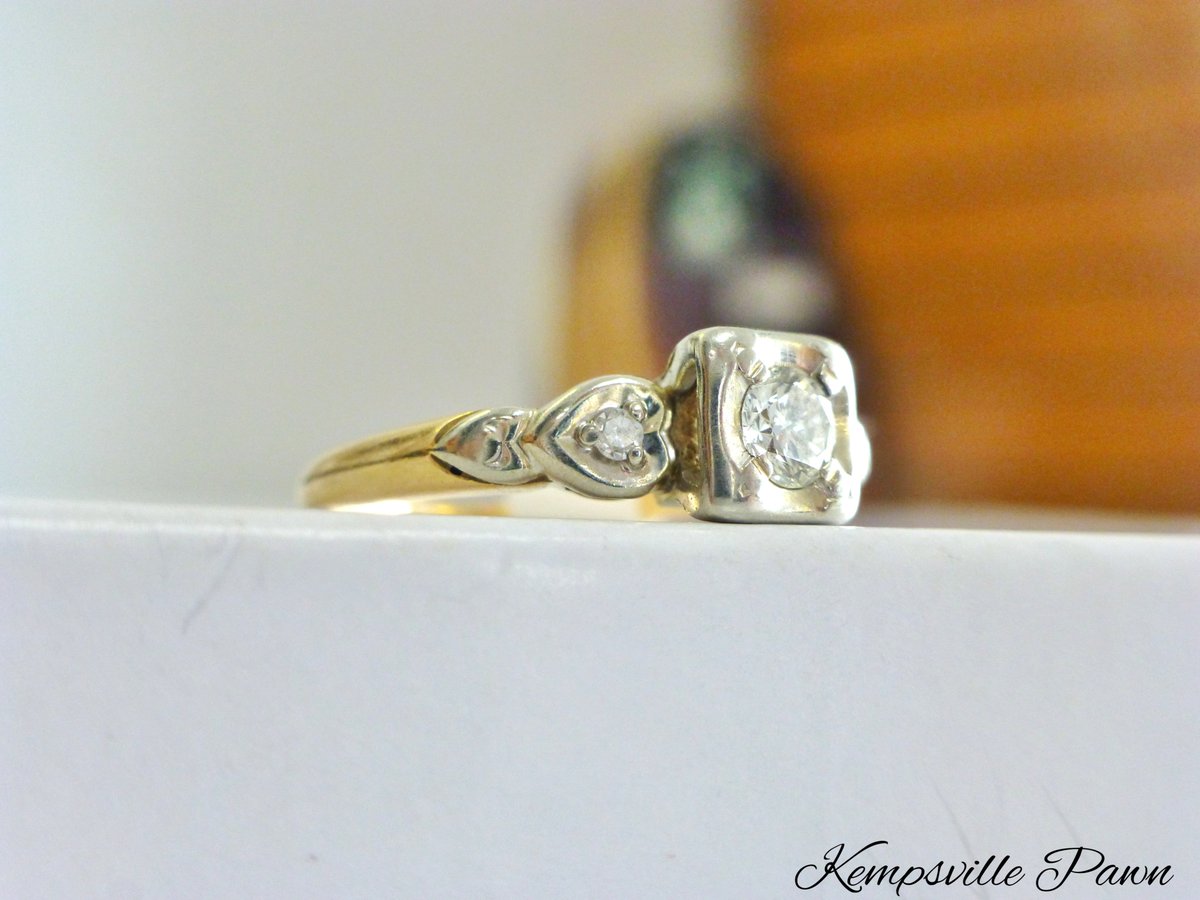 KempsvillePawn's tweet image. All the Sparkle for an Incredible Price!  14K Yellow Gold Art Deco Ring with an 18K White Gold Illusion Set Diamond for Only $149! #SparkleForLess #LookGoodForLess #ArtDecoRing #AffordableJewelry #BargainStore #DealsForDays #BlingBling #GreatPiecesBetterPrices #KempsvillePawn