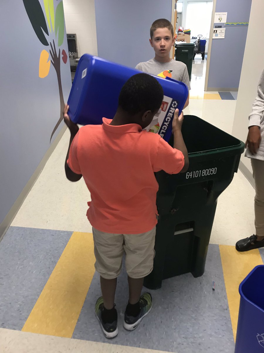 MsAllisonECS2's tweet image. Recycling pickup! #recycling #teamwork #doingourpart #ecs2