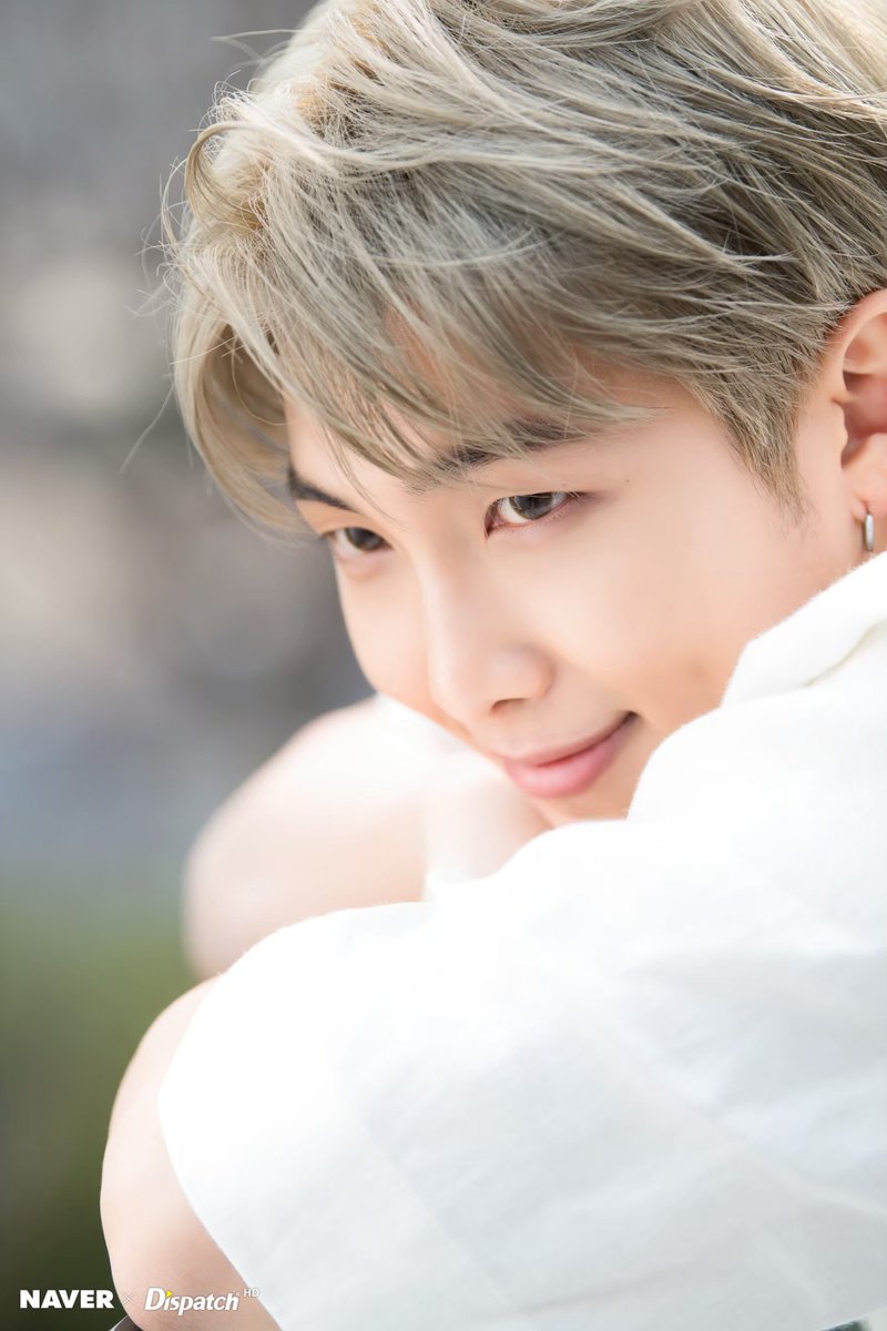 MosandiHere's tweet photo. Happy Birthday Kim Namjoon  🥳😍 @BTS_twt
#HappyBirthdayRM
#HappyRMday
#HappyBirthdayNamjoon
#OurJooniverse
#HappyNamuDay
#MoonchildDay
#HappyJoonDay
#RM이든김남준이든믿고_따라갈게
#WeLiveSoWeLoveRM 
#TheRainInOurDesert 
#FlyWithRM https://t.co/WrlShGogLq