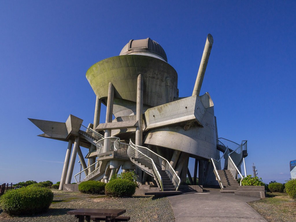 Masaharu Takasaki‘s celestial insect, the Kihoku Observatory in Kagoshima Prefecture, Kanoya City, Kihoku Town, 1995-Photo by Jacome on Flickr, source:  https://www.flickr.com/photos/jacomejp/8921433258