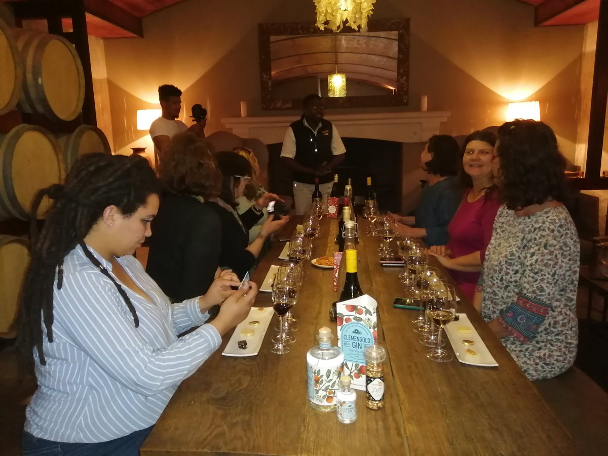 HagenE_ZA's tweet photo. Wine Pairing at Zandfliet. The Miskadel and Biscotti seems to be a clear favorite. 🍷🥂 #CWDMOnTheMove #CWDMRouteApp https://t.co/aniIqNu7pV