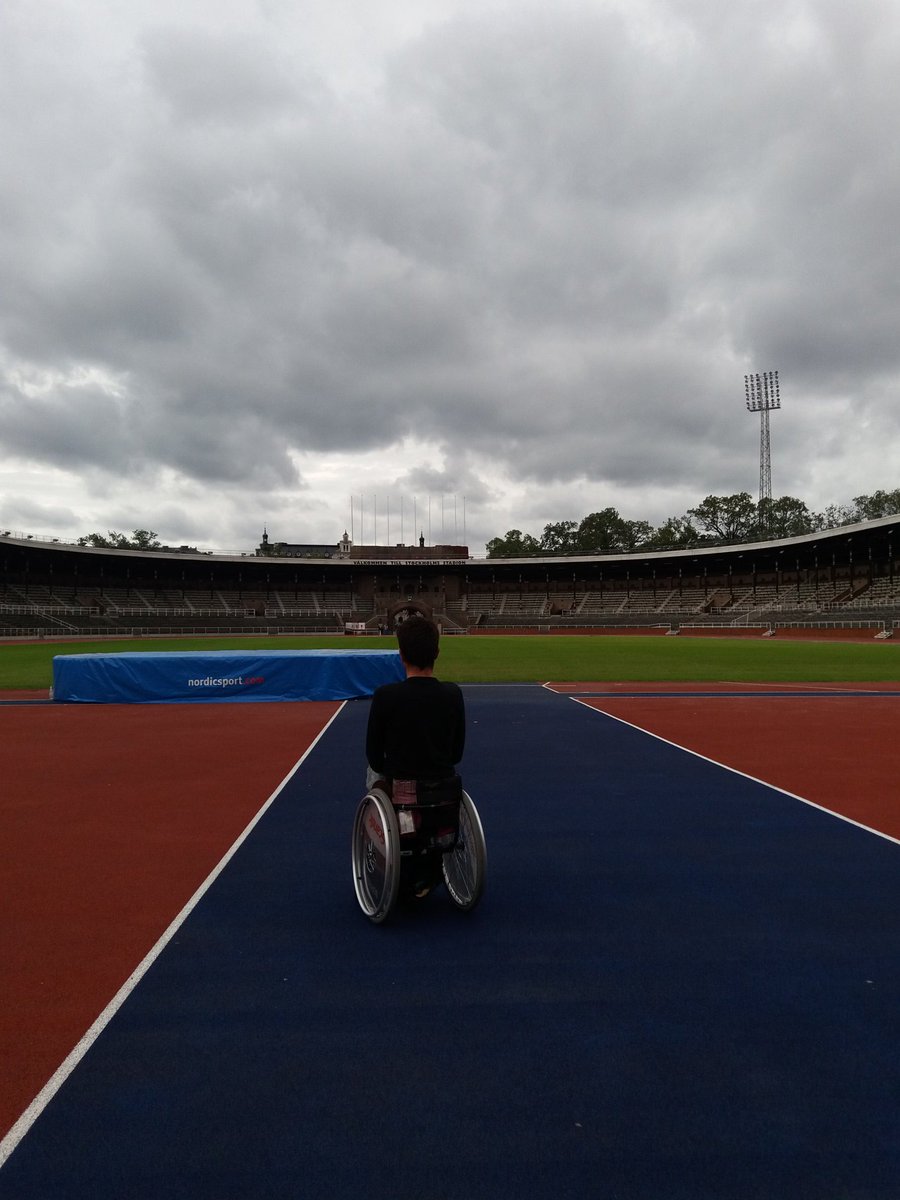santirun's tweet image. Last deep breath at Stockholm Stadium before preparing #thesisdissertation and last submissions of our #Altitude #training and #Environmental #Physiology work at ~4000m Following the steps from Buskirk and colleagues work published 52 years ago.
