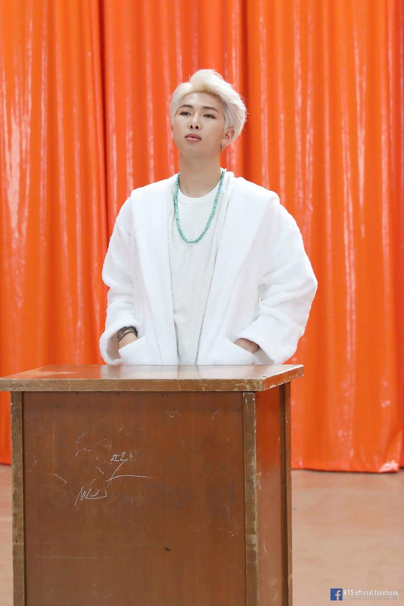 Vinamosa's tweet photo. Happy Birthday to our precious Kim Namjoon. Thank you for all your hard work  @BTS_twt
#HappyBirthdayRM
#HappyRMday
#HappyBirthdayNamjoon
#OurJooniverse
#HappyNamuDay
#MoonchildDay
#HappyJoonDay
#RM이든_김남준이든_믿고_따라갈게
#WeLiveSoWeLoveRM 
#TheRainInOurDesert 
#FlyWithRM https://t.co/mwiNB8qmQ6