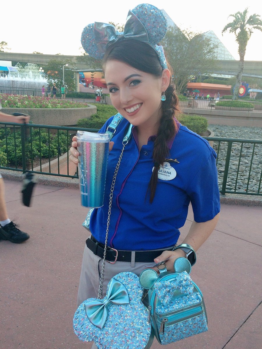 FDAdulting's tweet photo. For the first time in forever, we finally have our blue sparkly Loungefly backpacks and Minnie Mouse Ears with the new Arendelle Aqua Disney collection!
Read our full review and spotlight @
https://t.co/X8O1lHlXHN
#Disney #DisneyParks #MickeyMouse #Ears #Purses #Love #Blog https://t.co/xjiFUFpELE