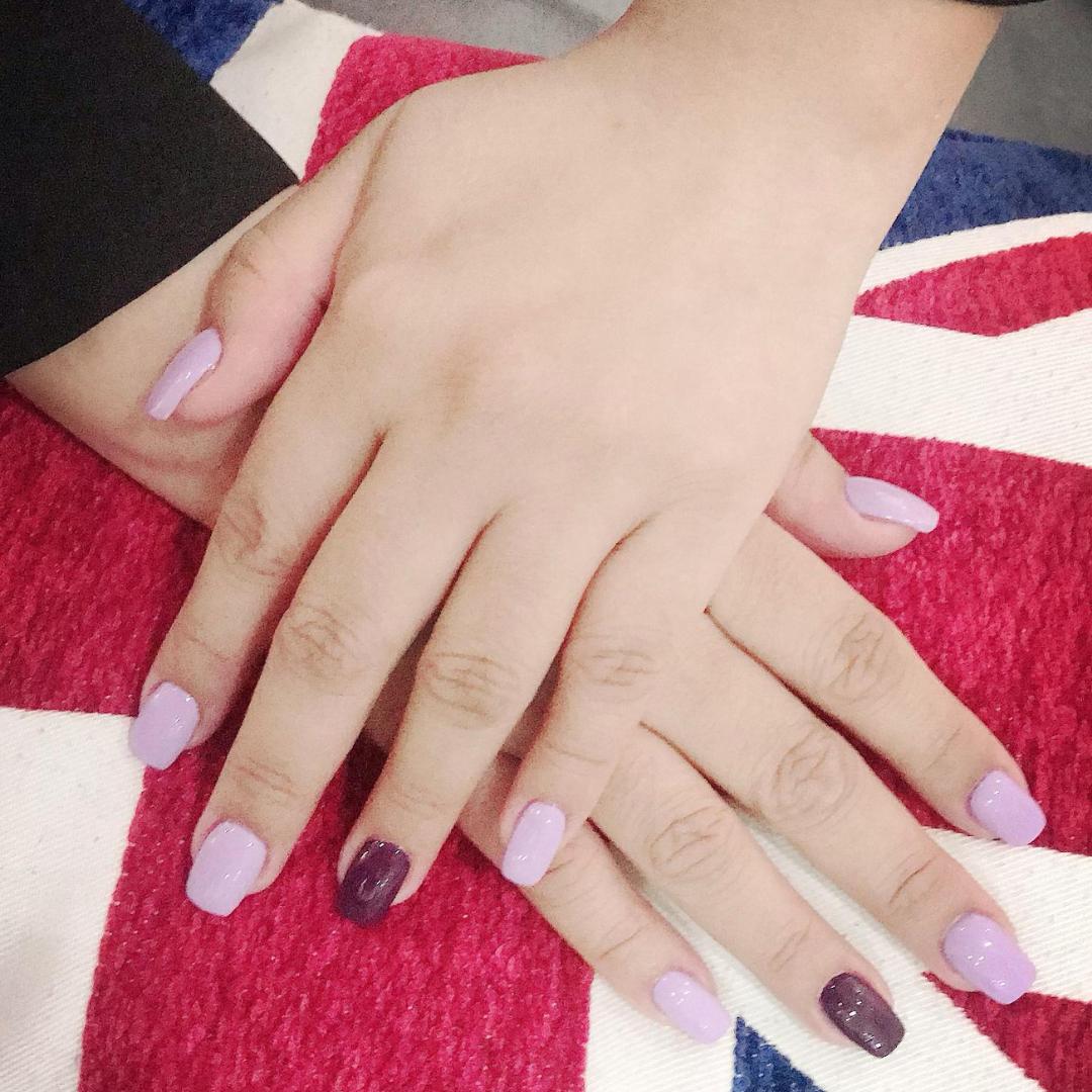 DesertPrincessQ's tweet photo. Lovely nails done by Fe in Ain Khalid. 
Used Essie Gel Couture 
Dark Purple: Turn on pose 
Light Purple: Dress Call 

Call: 4486-4169 to make your appointment. https://t.co/bXIuBMZaHG