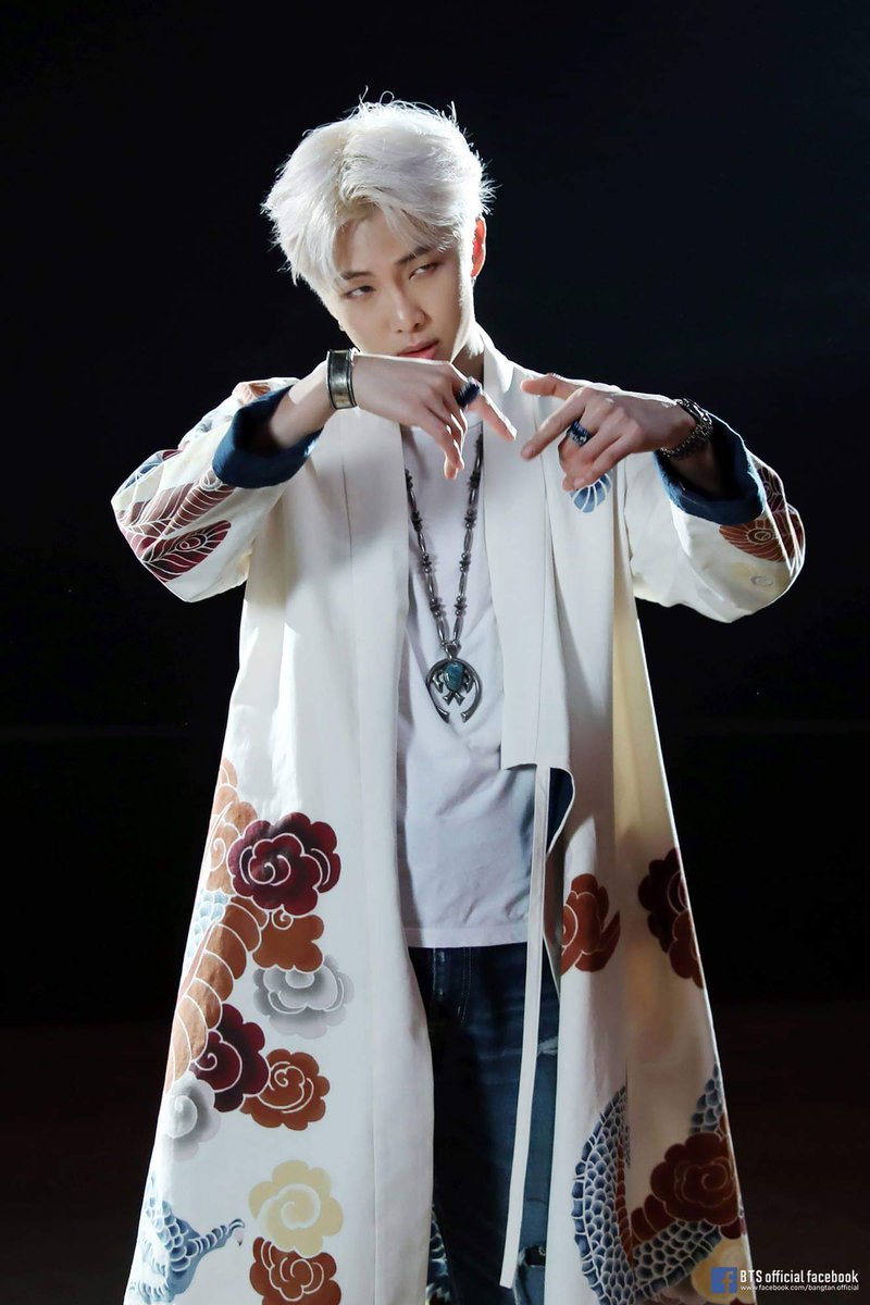 LevinaMosandi's tweet photo. Happy Birthday Kim Namjoon. All the best for you 💜@BTS_twt
#HappyBirthdayRM
#HappyRMday
#HappyBirthdayNamjoon
#OurJooniverse
#HappyNamuDay
#MoonchildDay
#HappyJoonDay
#RM이든_김남준이든_믿고_따라갈게
#WeLiveSoWeLoveRM 
#TheRainInOurDesert 
#FlyWithRM https://t.co/Wy322qwDkx