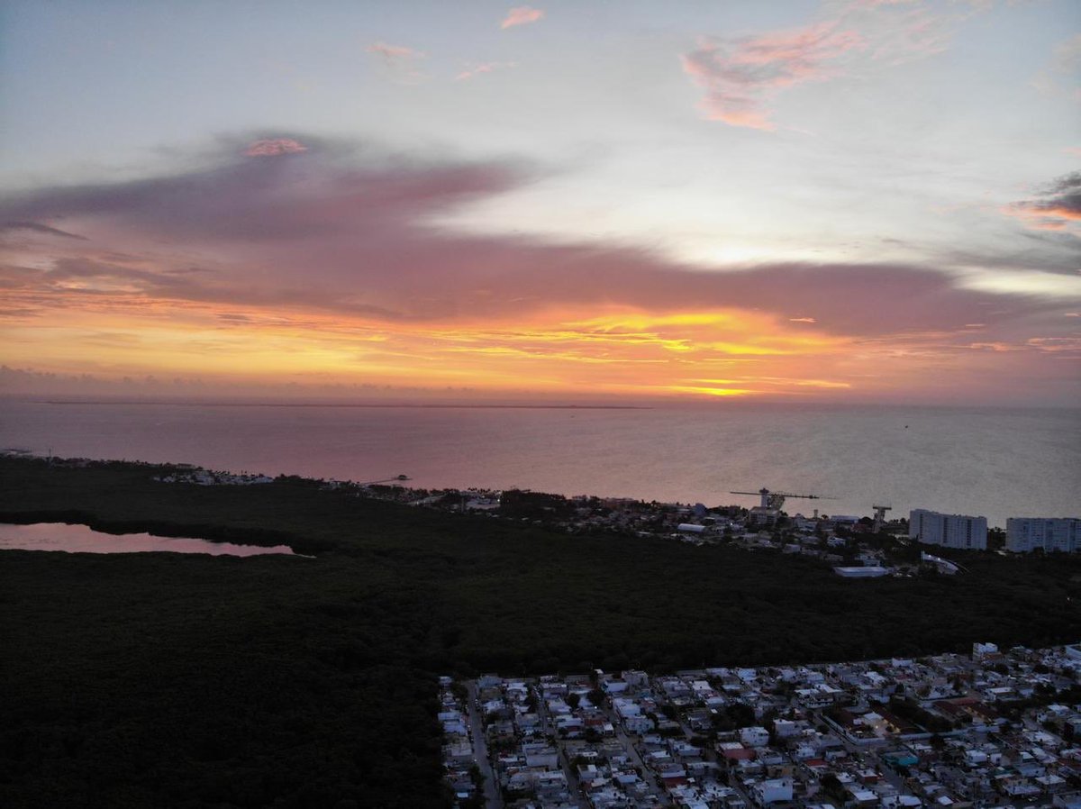 VertienteGloba1's tweet photo. #BuenosDias Así amanece la ciudad de Benito Juárez, mejor conocida como #Cancun un excelente miércoles para todos #CancúnTierraDeTodos #QuintanaRoo https://t.co/qQCcQqubbI