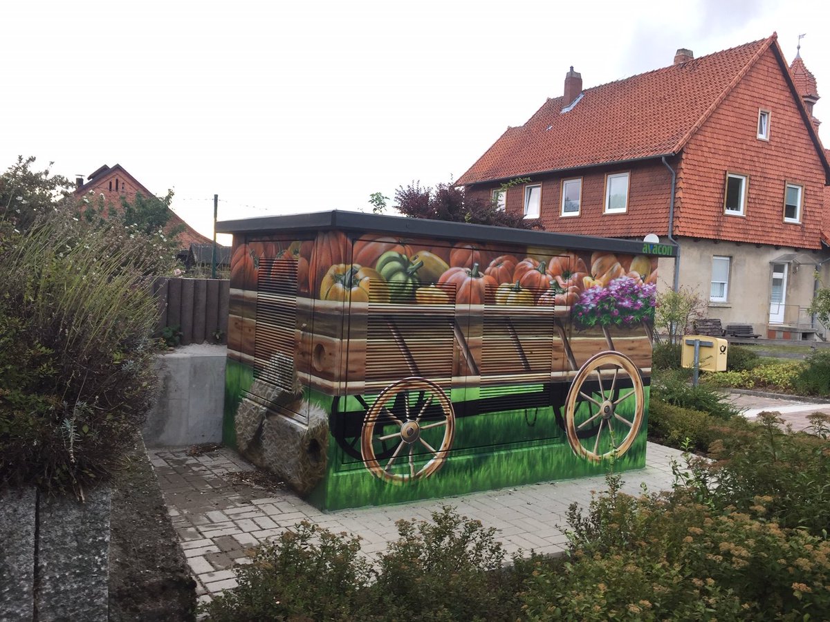 CoraLandshuter's tweet photo. Jetzt kommt der #Herbst #Trafokunst mit #Ernte aus #Delligsen Landkreis #Holzminden #Leinebergland https://t.co/3R4bzvwcAl