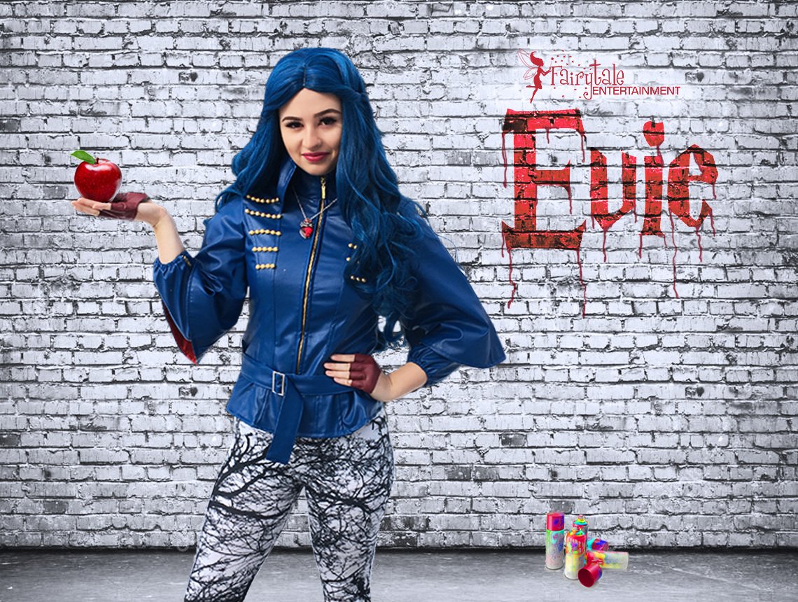 afairytaleparty's tweet photo. #WickedWednesday This time the dark is finally getting your attention. We're wicked by the book, and class is back in session.😉😈
.
.
.
#Descendants3 #Disney #Evie #EvilQueen #Wicked #Detroit #Chicago #GrandRapids #ChicagoKids #MichiganKids #GrandRapidsKids https://t.co/XnmF5pkodq