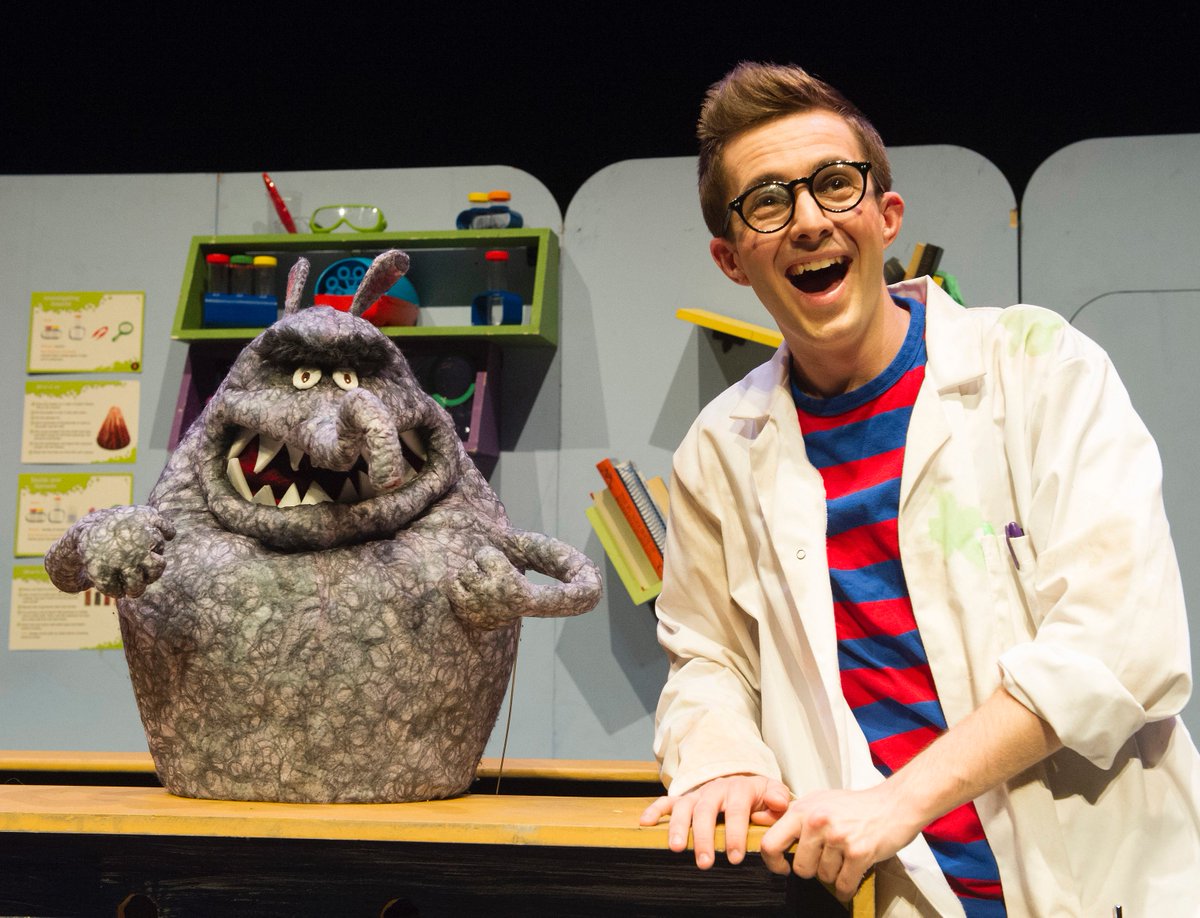 MonstersaurusUK's tweet photo. ROAR!!!!!!!!!!!!!

MONSTERSAURUS LIVE! A ROARSOME adventure for all the family brought to you by the creators of Aliens Love Underpants, touring the UK from 14th September. 

See our tour schedule and book your tickets NOW at https://t.co/XHWPtd7fzw 💥🌟🧪

 #MonstersaurusLIVE https://t.co/PEbvUPtLOs