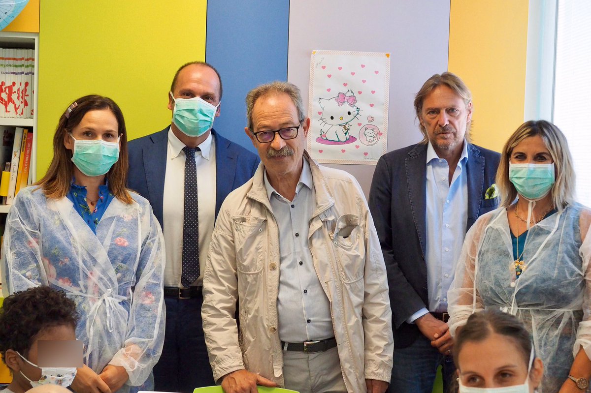 mimar2000's tweet photo. Primo giorno di scuola anche per i piccoli pazienti @ospedaleperugia Il saluto a docenti e personale sanitario del vice sindaco @Comuneperugia Gianluca Tuteri 
https://t.co/RKz7ADP9ZD @SPanzolini @ilaberna @EdoardoPerugia @chianellionlus @ildottormea https://t.co/gjSW1F0m1T
