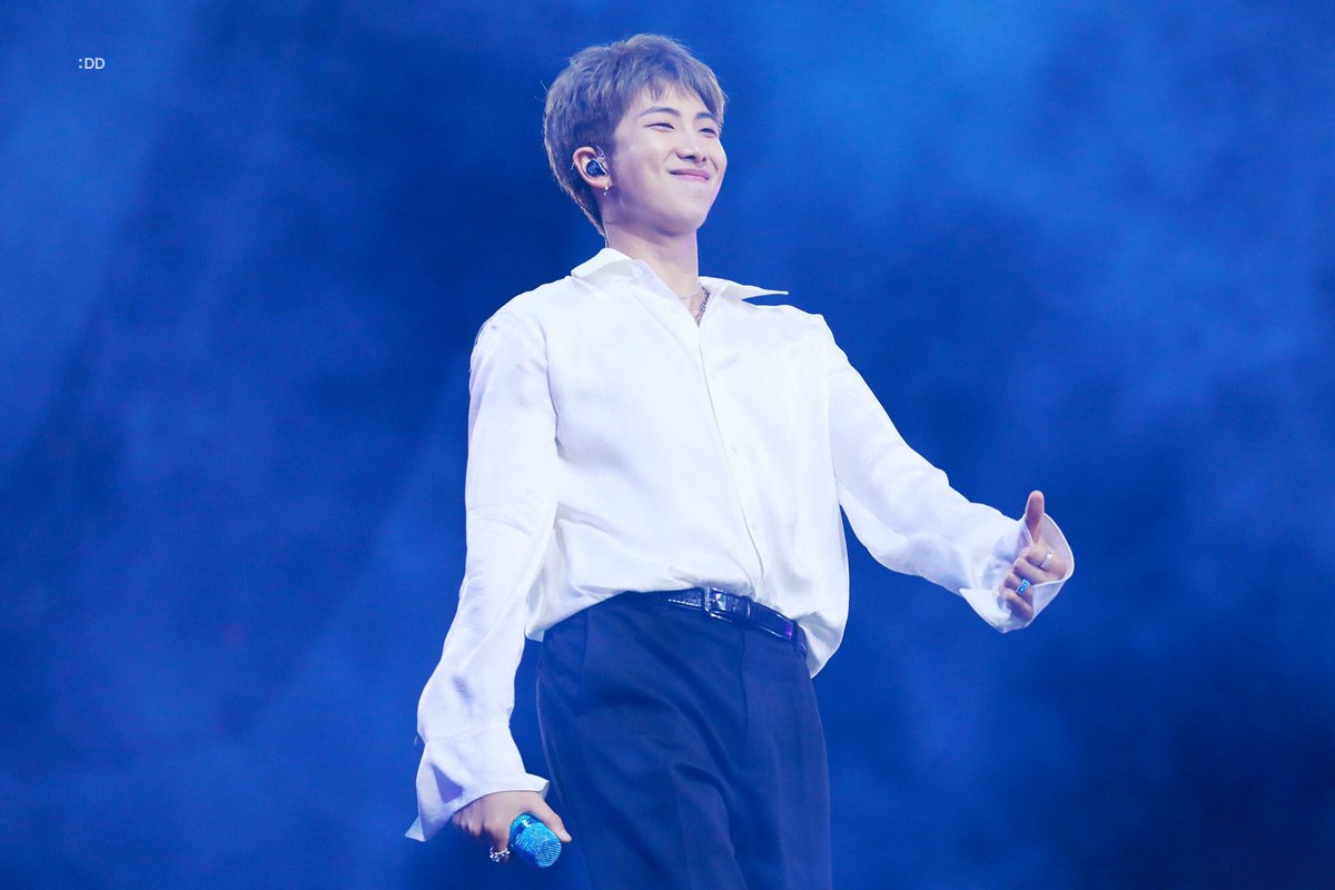 thaobi1101's tweet photo. #RM이든_김남준이든_믿고_따라갈게
#남준이는_아미의_사랑이자_자랑
#OurJooniverse
#HappyBirthdayRM 
#HappyBirthdayNamjoon https://t.co/IyNYetbCTK